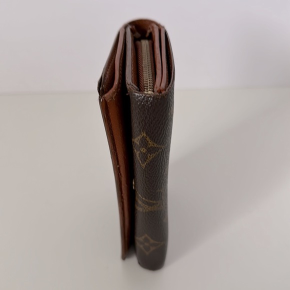 Authenticated LOUIS VUITTON Monogram Tressor Wallet - Picture 7 of 14